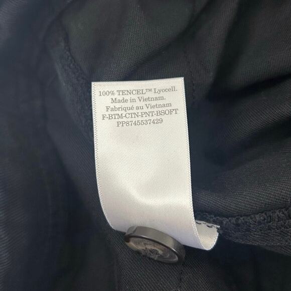 Everlane The Relaxed Chino Pants Black Butter Soft High Rise Barrel Size 6 NWT - Picture 8 of 8